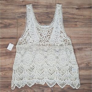 Love tree Women's embroidered Vest top Size Small ‎ color beige